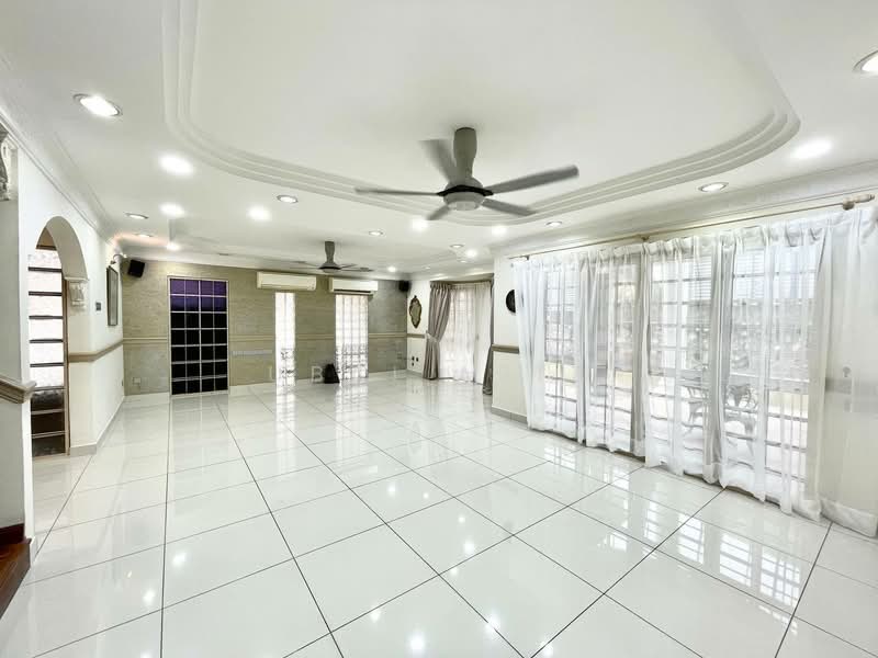 Rumah Berkembar untuk Dijual di Seksyen 9 (Shah Alam) - Ubai Aziz - Living Room - PropertyGuru.com.my