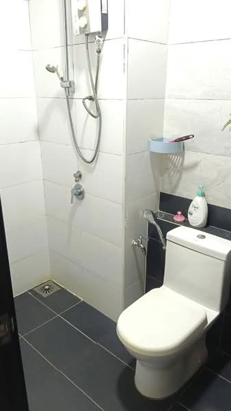 Servis Apartment untuk Disewa di Wave @ Marina Cove - Wenting Lee - Bathroom - PropertyGuru.com.my