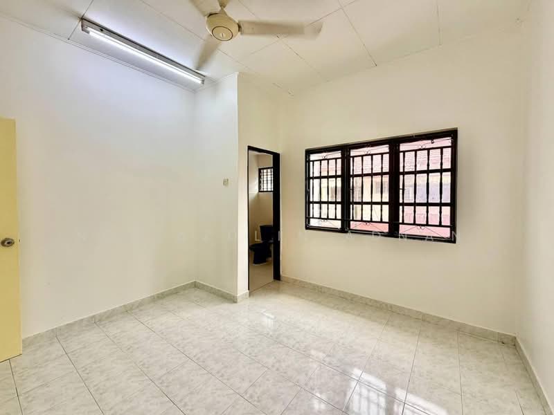 2-storey Terraced House for Sale in Pjs 5 (Petaling Jaya) - Nor Azdlin Adnan - PropertyGuru.com.my
