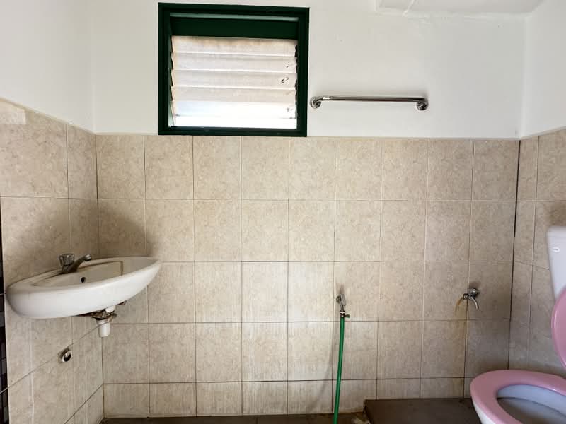 Flat for Sale at Pangsapuri Sri Perak - Mint Ong - Bathroom - PropertyGuru.com.my
