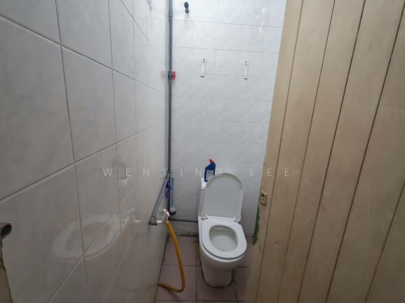 Rumah Teres 1 Tingkat untuk Dijual di Taman Ungku Tun Aminah (Skudai) - Wenting Lee - Bathroom - PropertyGuru.com.my