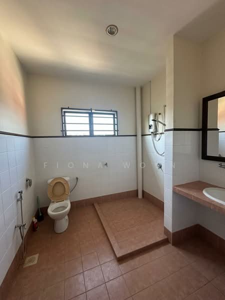 Terraced House for Sale in Bukit Baru (Melaka) - Fiona Woon - Bathroom - PropertyGuru.com.my
