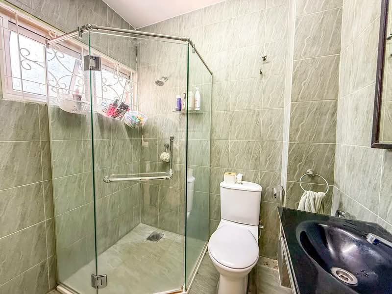 2-storey Terraced House for Sale in Taman Pinggiran Ukay (Ulu Kelang) - Azli Ibrahim - Bathroom - PropertyGuru.com.my