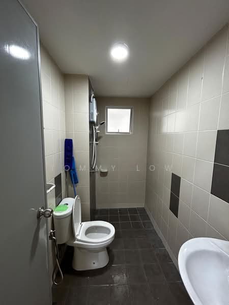 Pangsapuri untuk Disewa di Seri Baiduri - Tommy Low - Bathroom - PropertyGuru.com.my