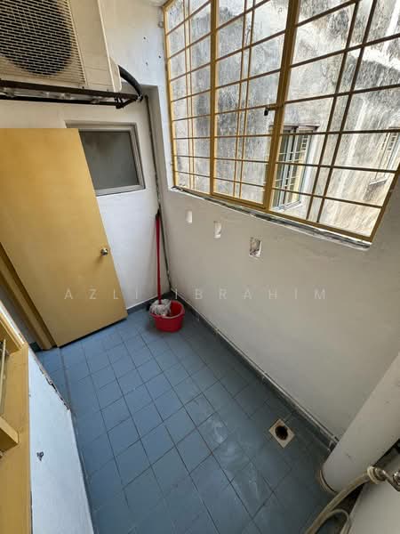 Pangsapuri untuk Dijual di Melur Apartment - Azli Ibrahim - Balcony - PropertyGuru.com.my