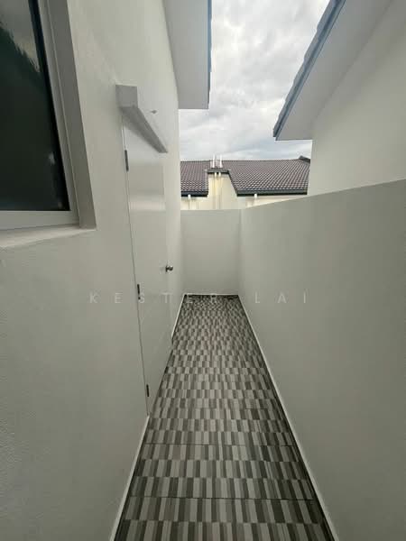 Rumah Teres 1 Tingkat untuk Dijual di Bandar Sri Sendayan (Negeri Sembilan) - Kester Lai - Exterior - PropertyGuru.com.my