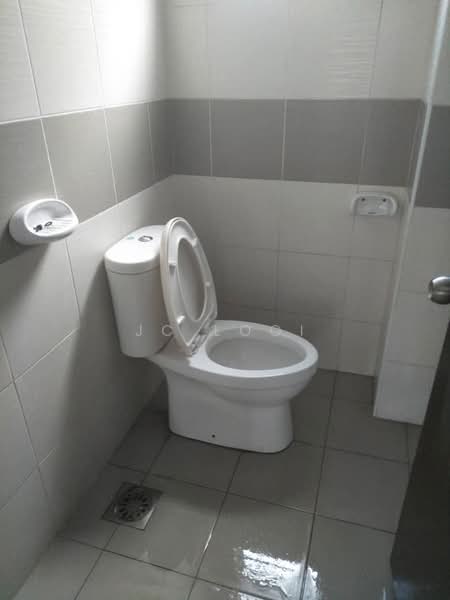 Rumah Teres 2 Tingkat untuk Dijual di Kota Emerald (Rawang) - JC Looi - Bathroom - PropertyGuru.com.my
