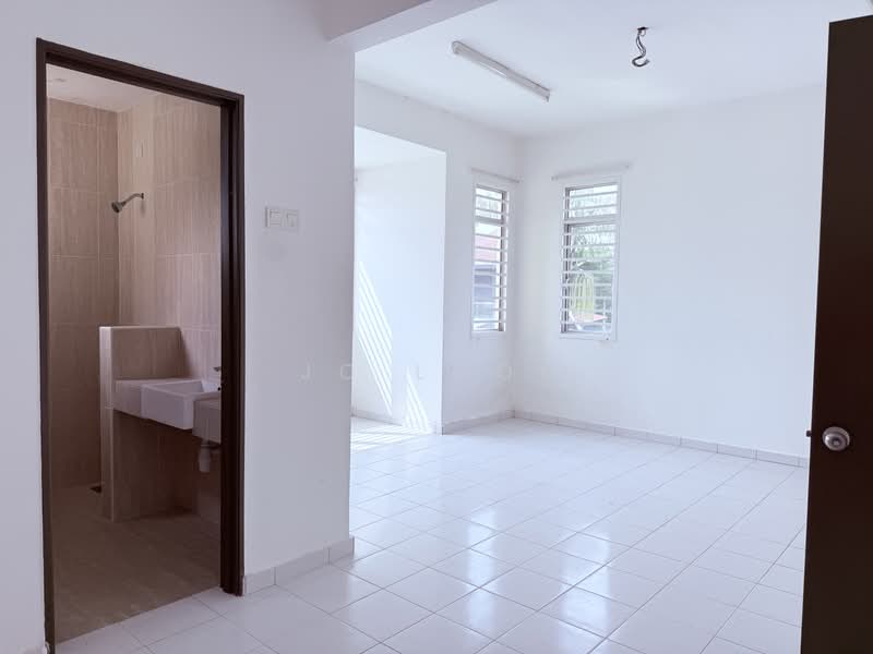 2-storey Terraced House for Sale in Kota Emerald (Rawang) - JC Looi - Bathroom - PropertyGuru.com.my