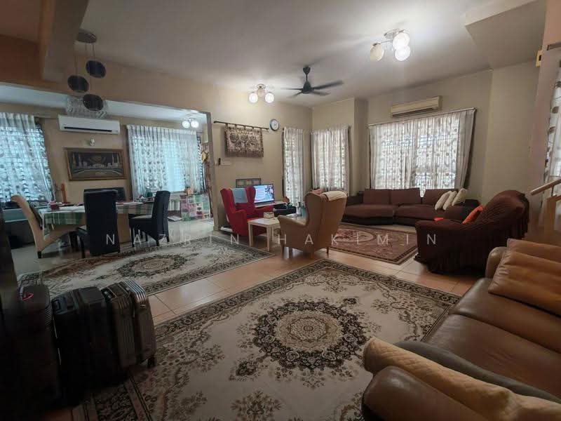 Rumah Teres 2-Tingkat untuk Dijual di D'alpinia (Puchong) - Nazrin Hakimin - Living Room - PropertyGuru.com.my