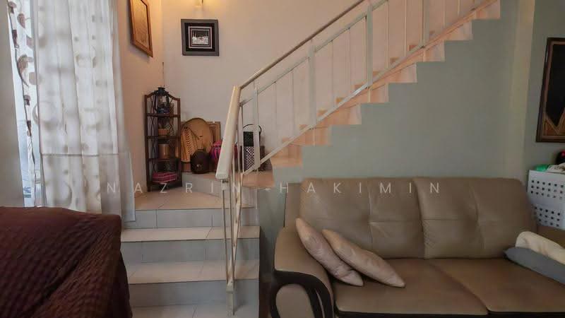 Rumah Teres 2-Tingkat untuk Dijual di D'alpinia (Puchong) - Nazrin Hakimin - Living Room - PropertyGuru.com.my