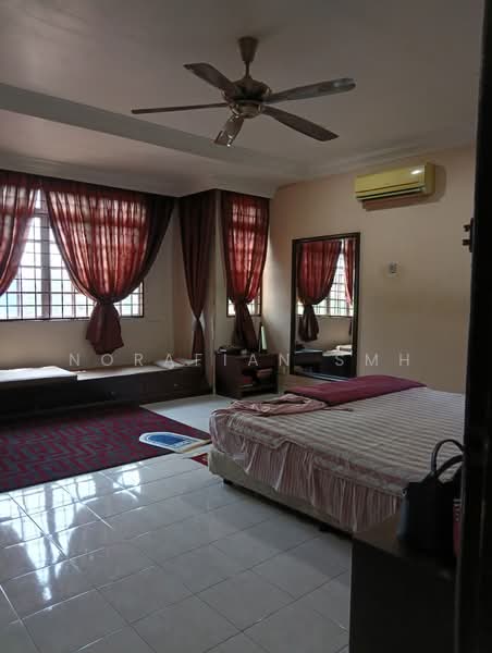 Bungalow for Sale in Bandar Country Homes (Rawang) - Norafian SMH - Bedroom - PropertyGuru.com.my
