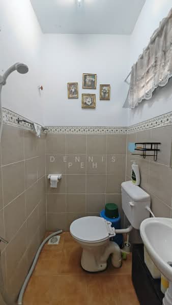 Rumah Teres 1 Tingkat untuk Dijual di Taman Scientex Pasir Gudang (Pasir Gudang) - Dennis Peh - Bathroom - PropertyGuru.com.my