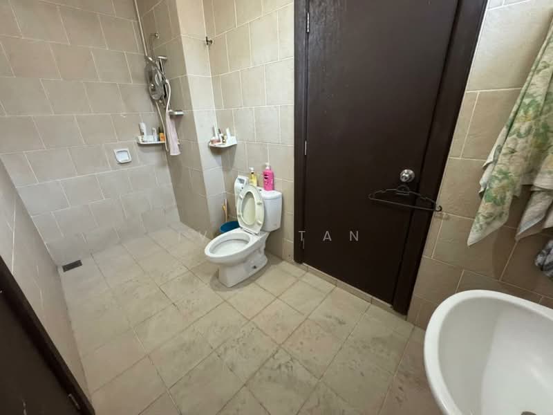 Semi-Detached House for Sale in Taman Aman Sari (Bandar Kinrara) - Ivan Tan - Bathroom - PropertyGuru.com.my