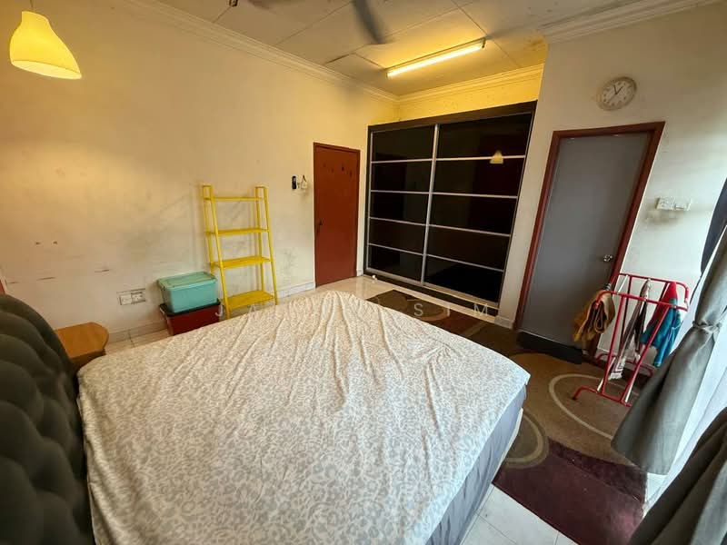 Rumah Teres 2 Tingkat untuk Dijual di Taman Mutiara Rini (Skudai) - Jason Sim - Bedroom - PropertyGuru.com.my