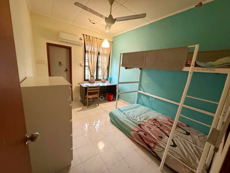 Rumah Teres 2 Tingkat untuk Dijual di Taman Mutiara Rini (Skudai) - Jason Sim - Bedroom - PropertyGuru.com.my