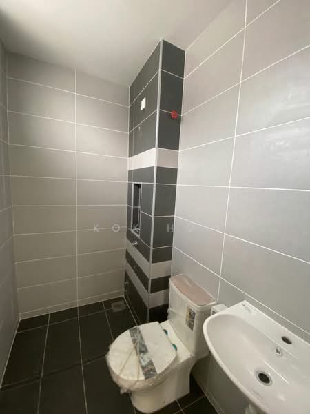 Rumah Teres 2 Tingkat untuk Dijual di Taman Mutiara Rini (Skudai) - Kok Hui - Bathroom - PropertyGuru.com.my