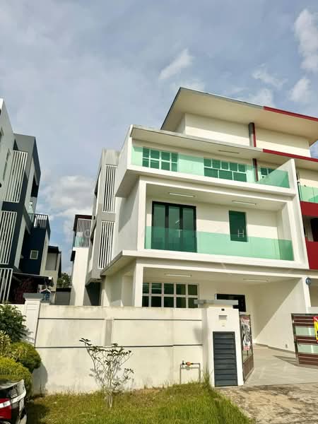 Cluster House for Sale in Mutiara Rini (Skudai) - Jovia Thoh - Exterior - PropertyGuru.com.my
