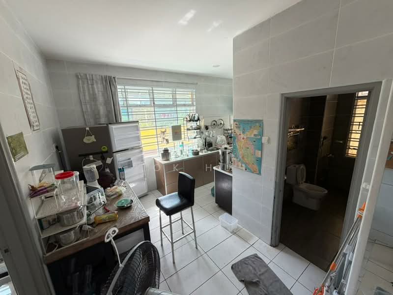 Semi-Detached House for Sale in Taman Puteri Wangsa (Ulu Tiram) - Kok Hui - Kitchen - PropertyGuru.com.my
