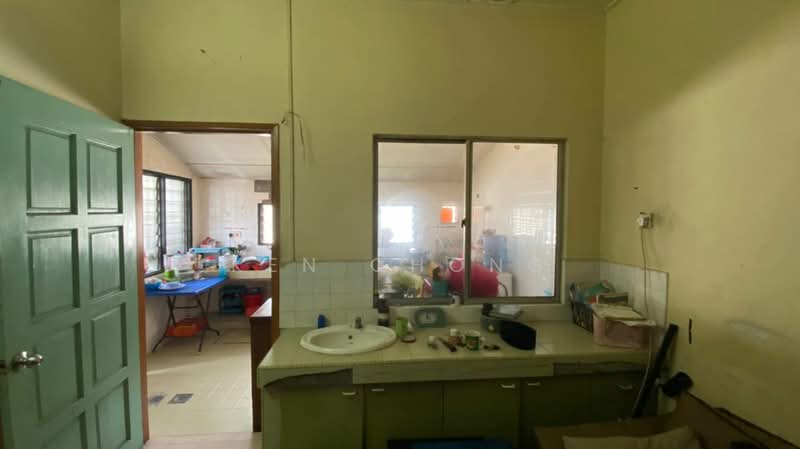 Rumah Teres 1.5 Tingkat untuk Dijual di Bukit Rahman Putra (Sungai Buloh) - Ken Chong - Kitchen - PropertyGuru.com.my