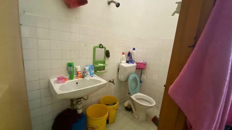 Rumah Teres 1.5 Tingkat untuk Dijual di Bukit Rahman Putra (Sungai Buloh) - Ken Chong - Bathroom - PropertyGuru.com.my