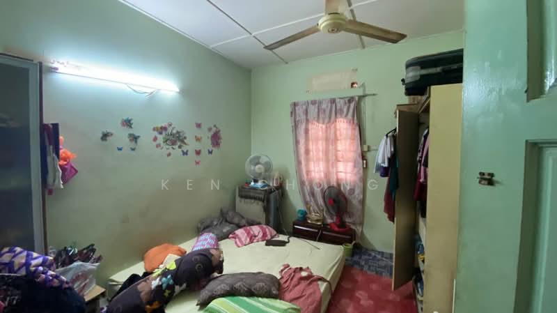 Rumah Teres 1.5 Tingkat untuk Dijual di Bukit Rahman Putra (Sungai Buloh) - Ken Chong - Bedroom - PropertyGuru.com.my
