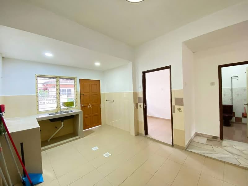 Rumah Teres 2 Tingkat untuk Dijual di Bandar Baru Bangi (Selangor) - Mahirah . - Kitchen - PropertyGuru.com.my