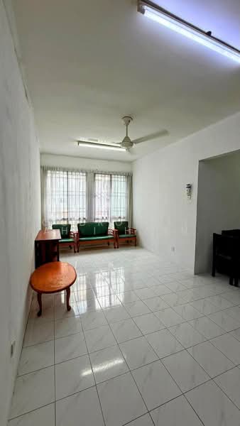 Pangsapuri untuk Disewa di Vista Impiana - Gudrotullah Ikhwan - Living Room - PropertyGuru.com.my