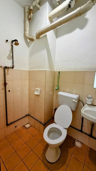 Pangsapuri untuk Disewa di Vista Impiana - Gudrotullah Ikhwan - Bathroom - PropertyGuru.com.my