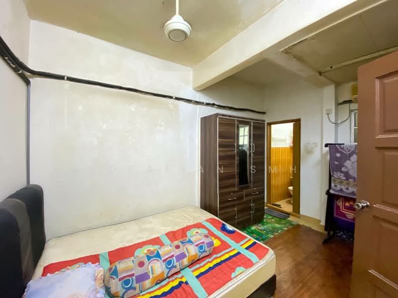 Rumah Teres 2 Tingkat untuk Dijual di Taman Pinggiran Senawang (Sungai Gadut) - Norafian SMH - Bedroom - PropertyGuru.com.my