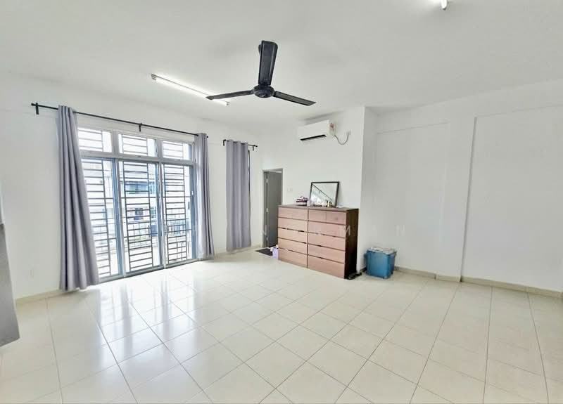 Cluster House for Sale in Johor Bahru (Johor) - Sufi Norman - Living Room - PropertyGuru.com.my
