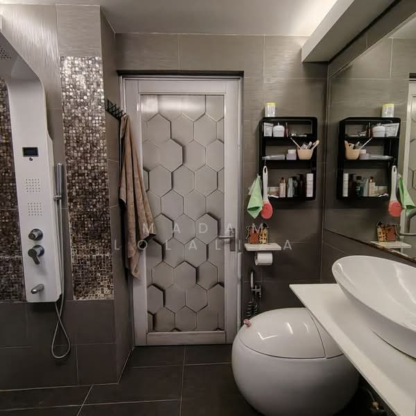 Rumah Bandar untuk Dijual di Taman Setapak Indah (Setapak) - Madam Lolaliza - Bathroom - PropertyGuru.com.my