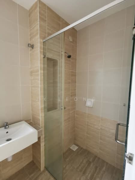 Rumah Berkembar untuk Dijual di Bandar Seri Coalfields (Sungai Buloh) - JK Leong - Bathroom - PropertyGuru.com.my