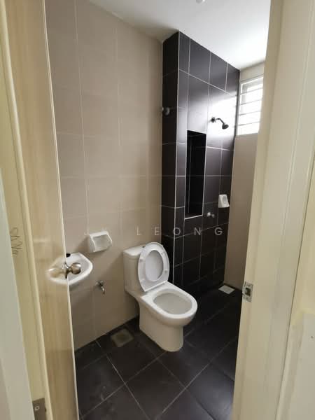 Rumah Berkembar untuk Dijual di Bandar Seri Coalfields (Sungai Buloh) - JK Leong - Bathroom - PropertyGuru.com.my