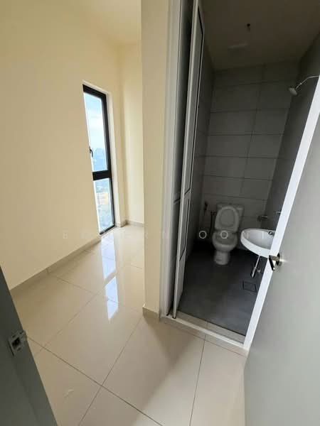 Service Residence for Sale at The Era @ Duta North - Eqhern Oon - Bathroom - PropertyGuru.com.my