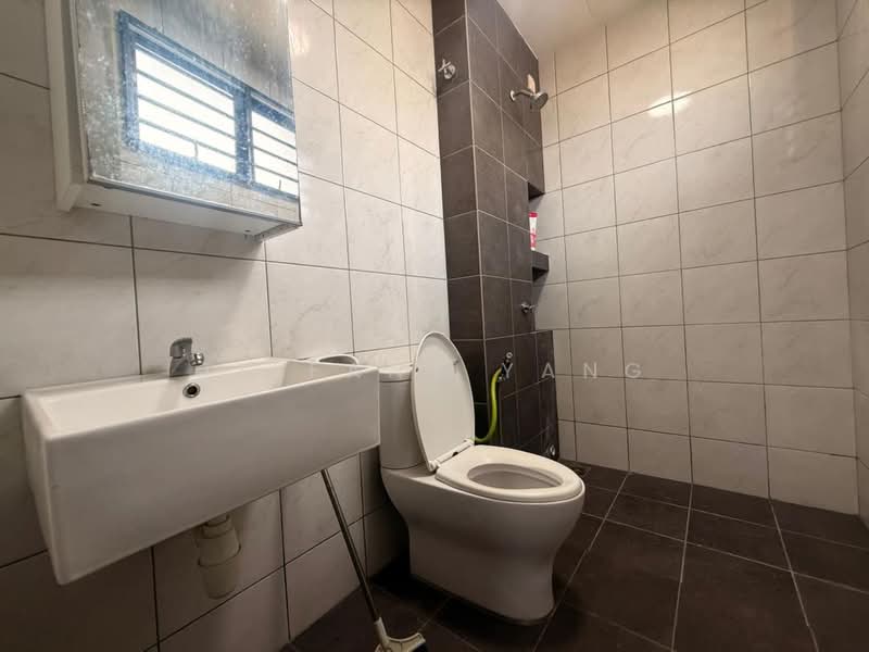 2-storey Terraced House for Rent in Rawang (Selangor) - Tiffany Yang - Bathroom - PropertyGuru.com.my