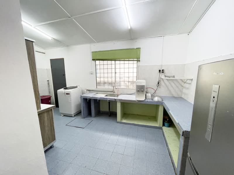 Rumah Teres 2 Tingkat untuk Disewa di Taman Cuepacs (Cheras) - Eiffel Lai - Kitchen - PropertyGuru.com.my