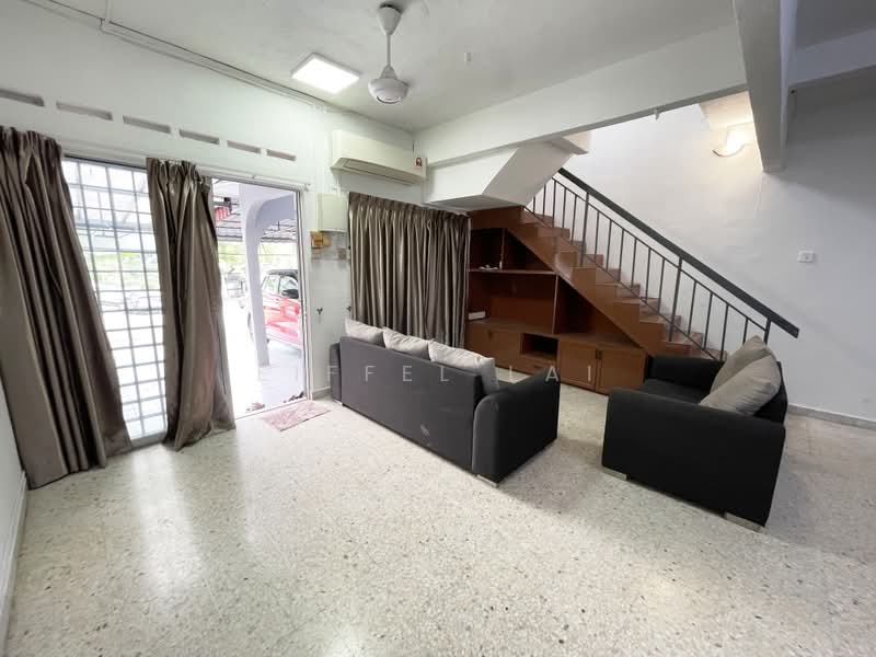 Rumah Teres 2 Tingkat untuk Disewa di Taman Cuepacs (Cheras) - Eiffel Lai - Living Room - PropertyGuru.com.my
