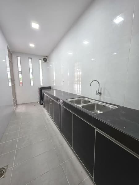 Rumah Teres 4 Tingkat untuk Disewa di Taman Bukit Cheras (Cheras) - Ken Lew - Kitchen - PropertyGuru.com.my