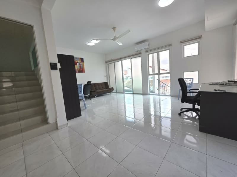 Rumah Teres 4 Tingkat untuk Disewa di Taman Bukit Cheras (Cheras) - Ken Lew - Living Room - PropertyGuru.com.my