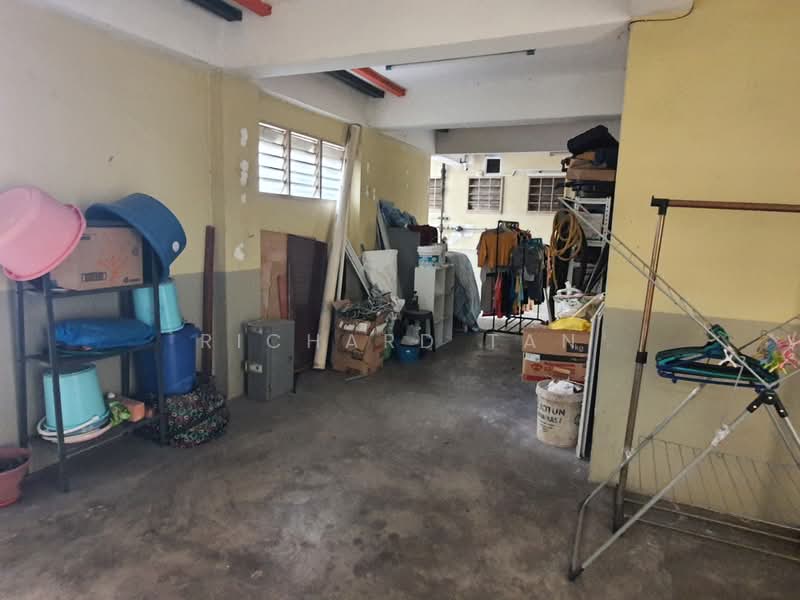 Pangsapuri untuk Dijual di Apartment Bukit Sri Bintang - Richard Tan - Covered Area outside the Apartment unit - PropertyGuru.com.my