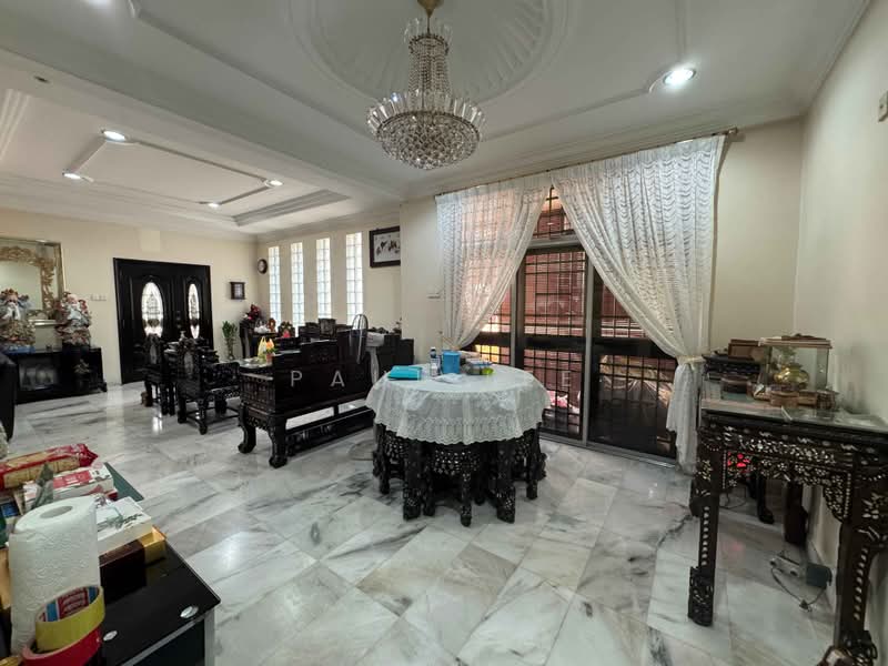 Semi-Detached House for Sale in Taman Yarl (Jalan Klang Lama (Old Klang Road)) - Paul Lee - Living Room - PropertyGuru.com.my