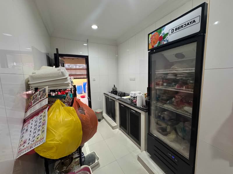 Semi-Detached House for Sale in Taman Yarl (Jalan Klang Lama (Old Klang Road)) - Paul Lee - Kitchen - PropertyGuru.com.my