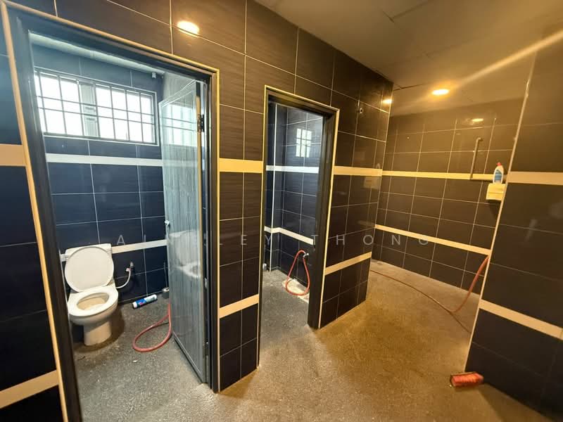 Commercial Bungalow for Rent in Gunung Rapat (Ipoh) - Ainsley Thong - Bathroom - PropertyGuru.com.my
