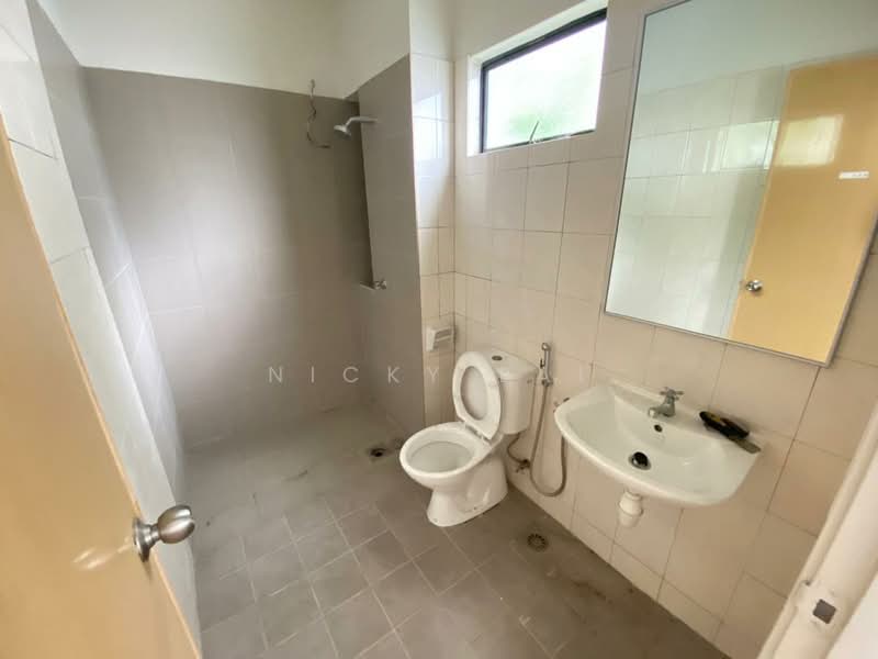 2-storey Terraced House for Sale in Bandar Tasik Puteri (Rawang) - Nicky Lai - Bathroom - PropertyGuru.com.my