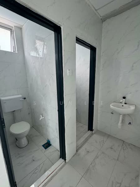 Kilang untuk Disewa di Bukit Kemuning (Shah Alam) - Shaun Lee - Bathroom - PropertyGuru.com.my