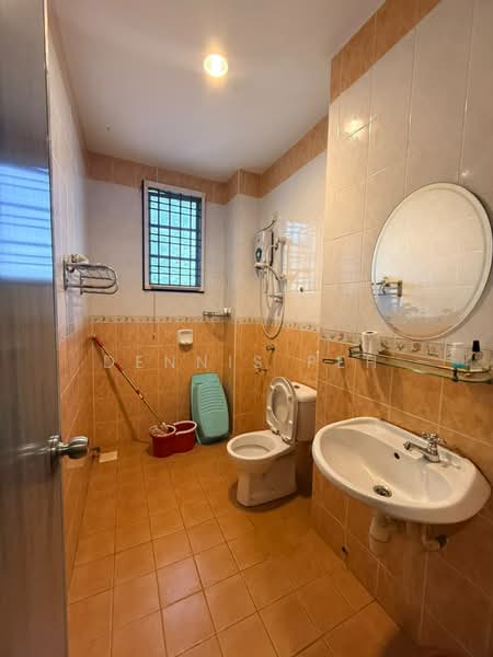 Rumah Teres 2 Tingkat untuk Disewa di Bandar Baru Permas Jaya (Permas Jaya) - Dennis Peh - Bathroom - PropertyGuru.com.my