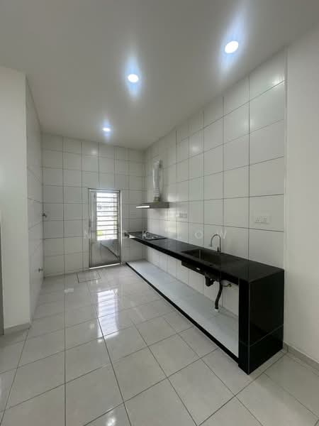 Rumah Teres 1 Tingkat untuk Disewa di Bandar Putra (Kulai) - Nick Low - Kitchen - PropertyGuru.com.my