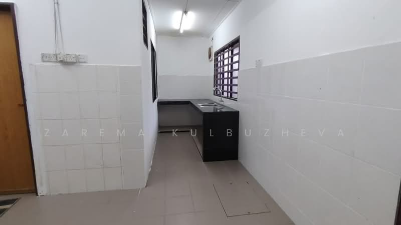 Rumah Teres 1 Tingkat untuk Dijual di Bandar Baru Bukit Beruntung (Serendah) - Zarema Kulbuzheva - Kitchen - PropertyGuru.com.my