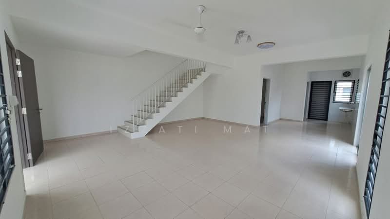 Rumah Teres untuk Disewa di Sepang (Selangor) - Izzati Mat - Living Room - PropertyGuru.com.my
