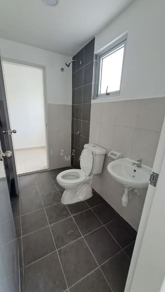 Rumah Teres untuk Disewa di Sepang (Selangor) - Izzati Mat - Bathroom - PropertyGuru.com.my